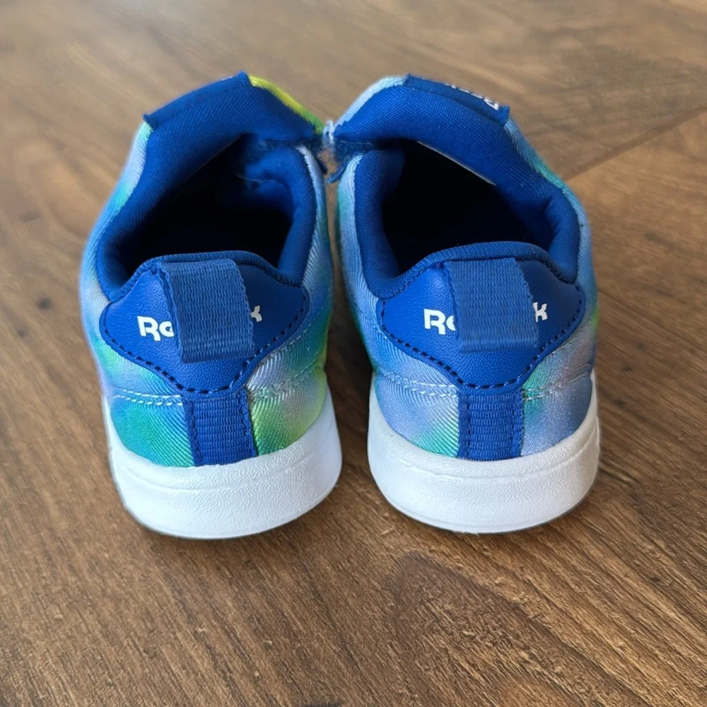 Reebok cute tie
